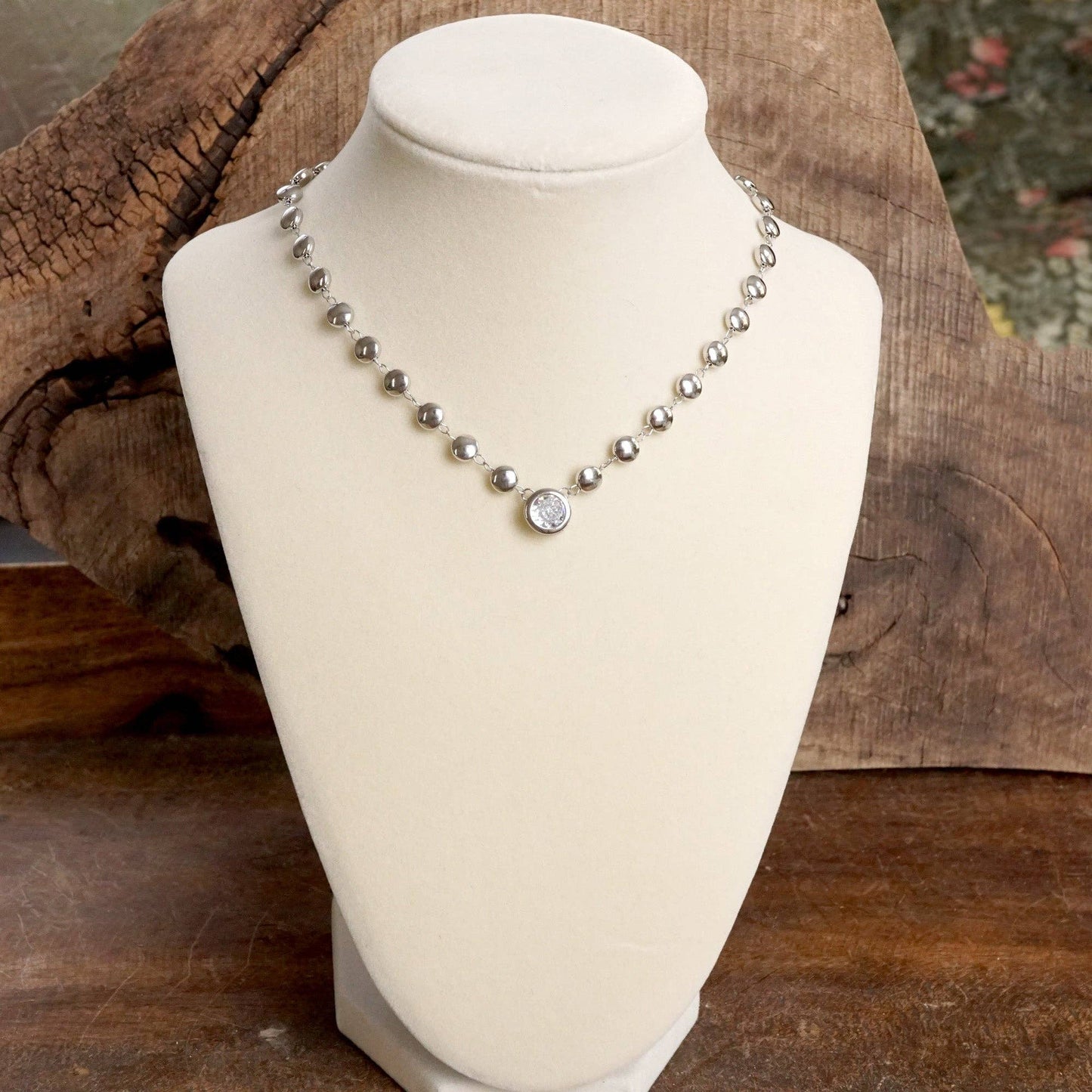 Bezel Pendant Dot Chain Necklace